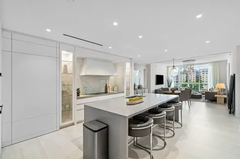 200 Se Mizner Boulevard Boca Raton FL 33432