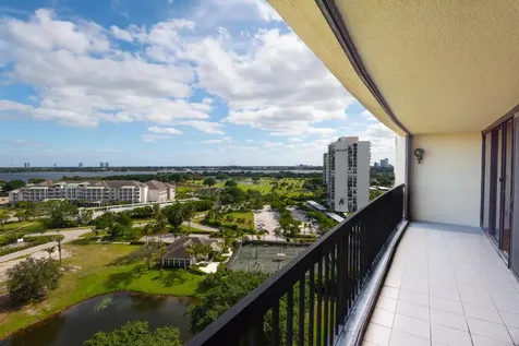 2480 Presidential Way West Palm Beach FL 33401