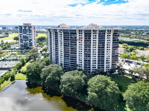 2480 Presidential Way West Palm Beach FL 33401