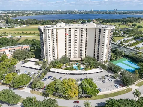 2480 Presidential Way West Palm Beach FL 33401