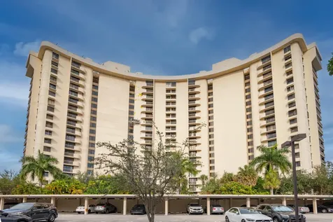 2480 Presidential Way West Palm Beach FL 33401