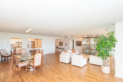 2480 Presidential Way West Palm Beach FL 33401