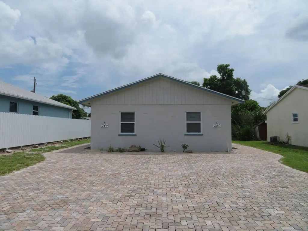 340 Fleming Avenue Greenacres FL 33463