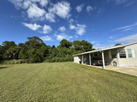 302 Tropical Isles Circle Fort Pierce FL 34982