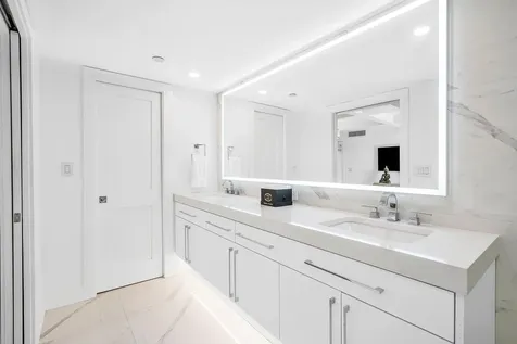 100 Se 5th Avenue Boca Raton FL 33432
