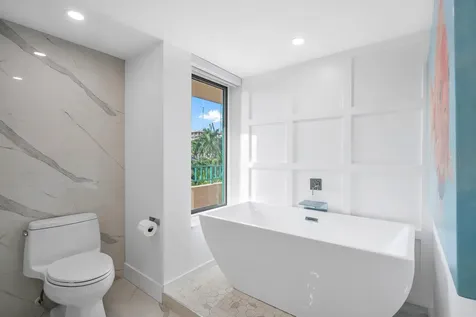 100 Se 5th Avenue Boca Raton FL 33432