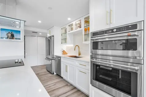 100 Se 5th Avenue Boca Raton FL 33432