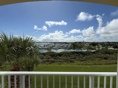 33 Harbour Isle Drive Fort Pierce FL 34949