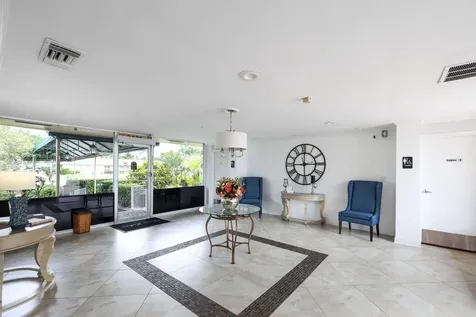 20866 Vinesta Circle Boca Raton FL 33433