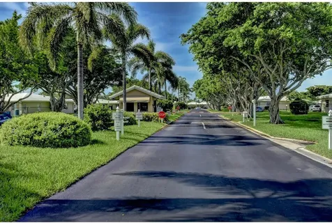20866 Vinesta Circle Boca Raton FL 33433