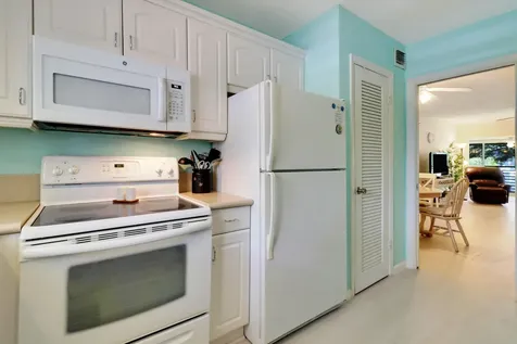2 Westwood Avenue Tequesta FL 33469