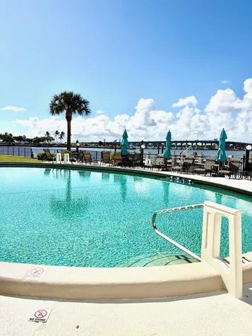 2840 S Ocean Boulevard Palm Beach FL 33480