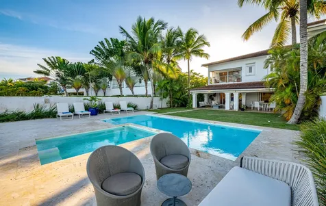 4 Ribera Del Rio Casa de Campo DR 22000