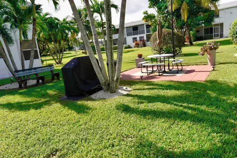 383 Markham R Deerfield Beach FL 33442