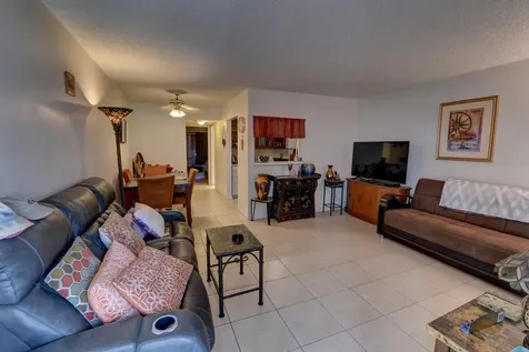 383 Markham R Deerfield Beach FL 33442