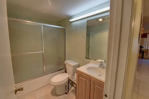 383 Markham R Deerfield Beach FL 33442