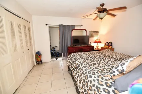 383 Markham R Deerfield Beach FL 33442