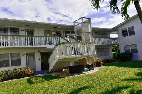 383 Markham R Deerfield Beach FL 33442