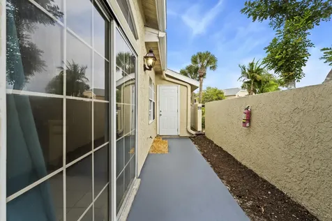 1656 Se Green Acres Circle Port Saint Lucie FL 34952