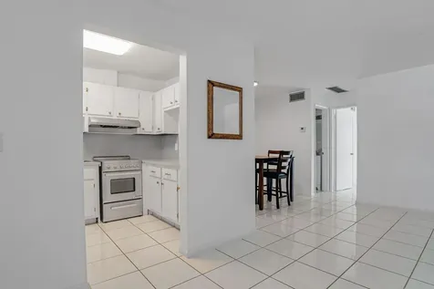 2050 Ne 39th Street Lighthouse Point FL 33064