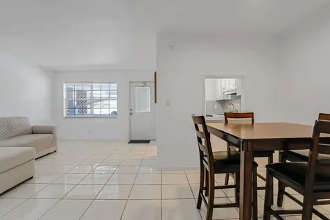 2050 Ne 39th Street Lighthouse Point FL 33064