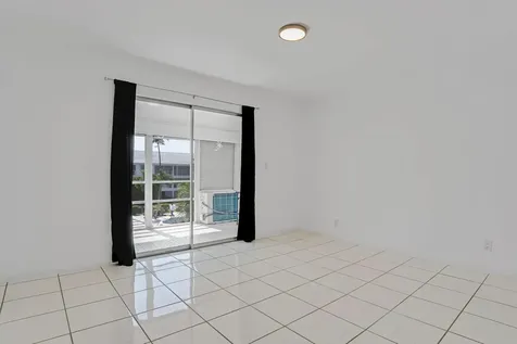 2050 Ne 39th Street Lighthouse Point FL 33064