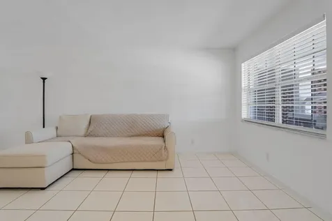 2050 Ne 39th Street Lighthouse Point FL 33064