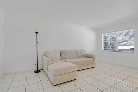 2050 Ne 39th Street Lighthouse Point FL 33064