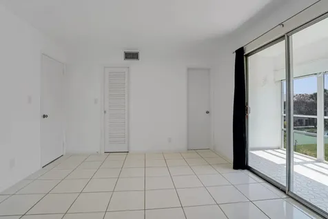 2050 Ne 39th Street Lighthouse Point FL 33064