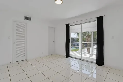 2050 Ne 39th Street Lighthouse Point FL 33064