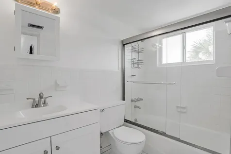 2050 Ne 39th Street Lighthouse Point FL 33064