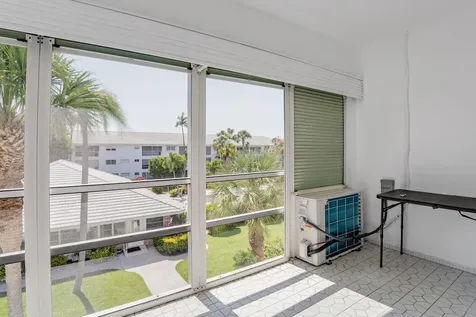 2050 Ne 39th Street Lighthouse Point FL 33064