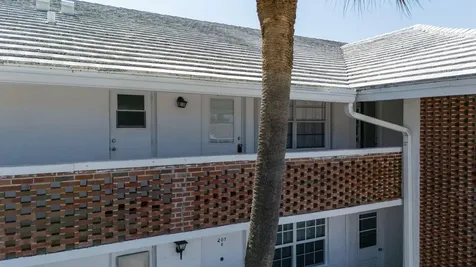 2050 Ne 39th Street Lighthouse Point FL 33064