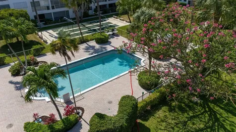 2050 Ne 39th Street Lighthouse Point FL 33064