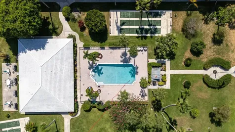 2050 Ne 39th Street Lighthouse Point FL 33064