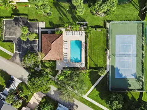 4546 NW 7th Place Deerfield Beach FL 33442