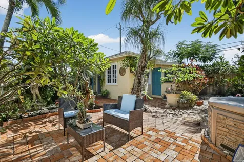 728 Avon Road West Palm Beach FL 33401