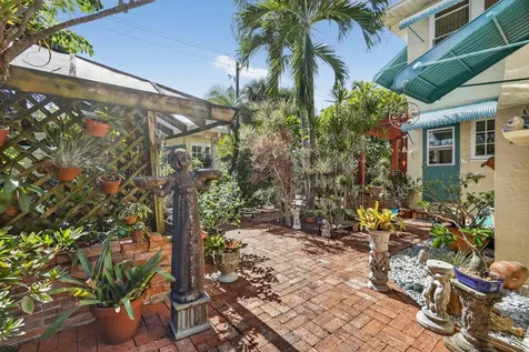 728 Avon Road West Palm Beach FL 33401