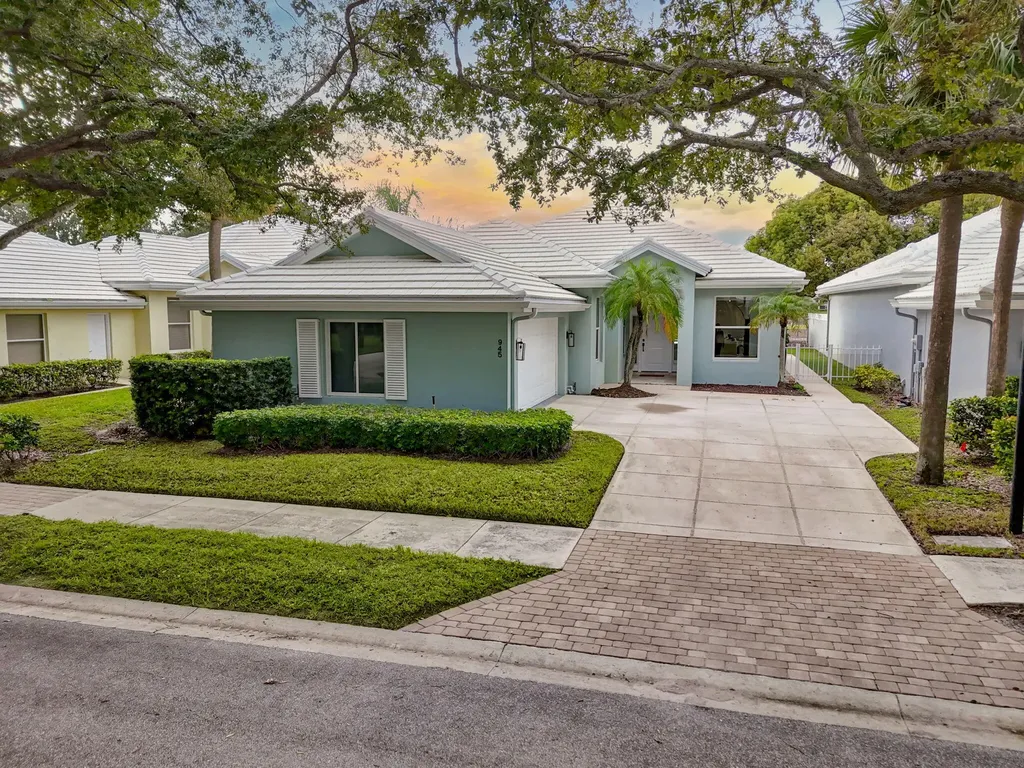 945 Bear Island Circle West Palm Beach FL 33409