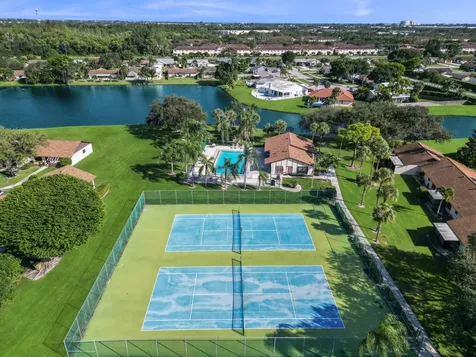 48 Via De Casas Norte Boynton Beach FL 33426