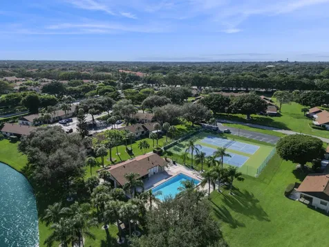 48 Via De Casas Norte Boynton Beach FL 33426