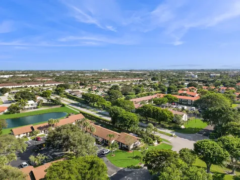 48 Via De Casas Norte Boynton Beach FL 33426