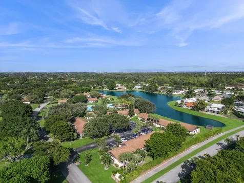 48 Via De Casas Norte Boynton Beach FL 33426