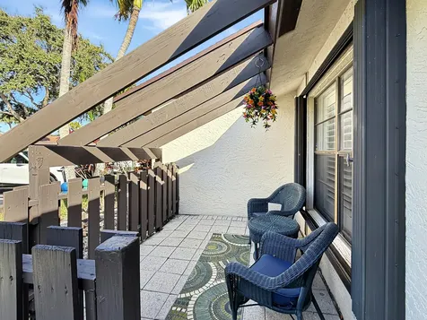 48 Via De Casas Norte Boynton Beach FL 33426