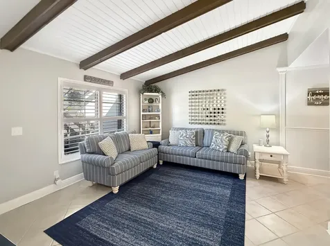 48 Via De Casas Norte Boynton Beach FL 33426