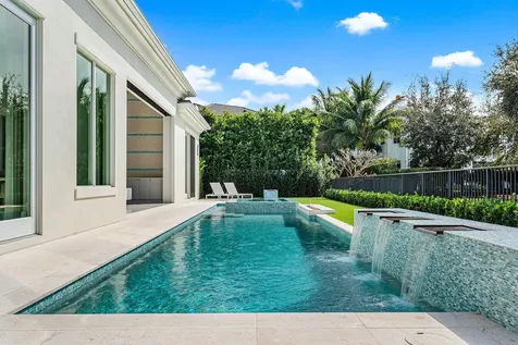 148 Thatch Palm Cove Boca Raton FL 33432