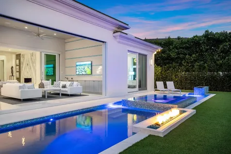 148 Thatch Palm Cove Boca Raton FL 33432