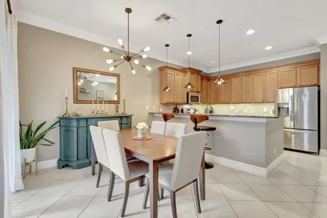 6099 Nw Helmsdale Way Port Saint Lucie FL 34983