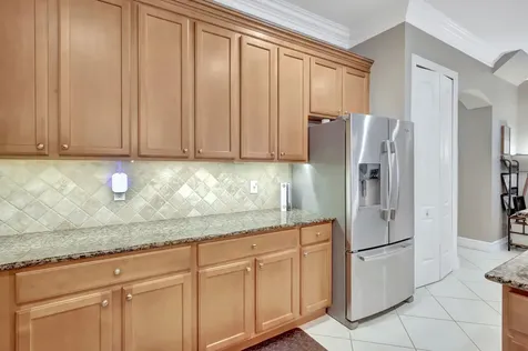 6099 Nw Helmsdale Way Port Saint Lucie FL 34983