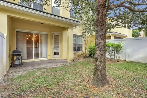 6099 Nw Helmsdale Way Port Saint Lucie FL 34983